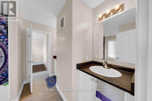 201 Eight Avenue, New Tecumseth (Alliston), ON - Indoor Photo Showing Bathroom