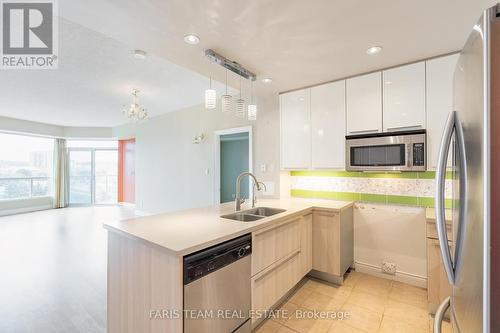 403 - 33 Ellen Street, Barrie (City Centre), ON - Indoor Photo Showing Kitchen With Double Sink