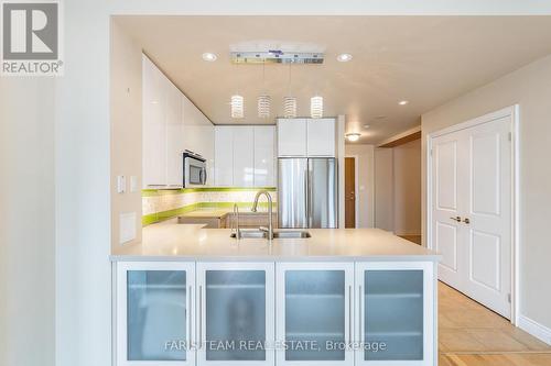 403 - 33 Ellen Street, Barrie (City Centre), ON - Indoor Photo Showing Kitchen With Double Sink