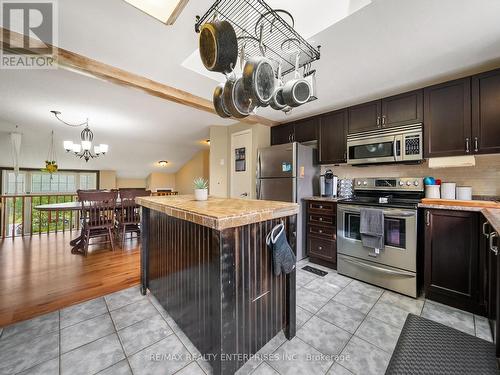 126 Shakespeare Crescent, Barrie (Letitia Heights), ON - Indoor Photo Showing Kitchen