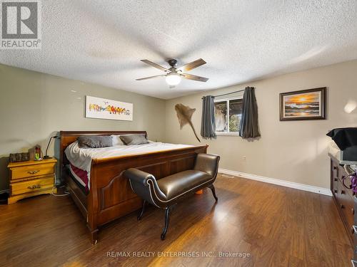 126 Shakespeare Crescent, Barrie (Letitia Heights), ON - Indoor Photo Showing Bedroom