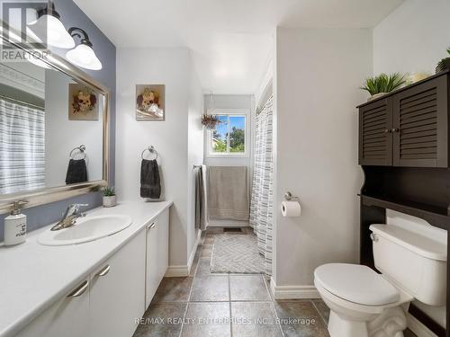 126 Shakespeare Crescent, Barrie (Letitia Heights), ON - Indoor Photo Showing Bathroom