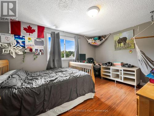 126 Shakespeare Crescent, Barrie (Letitia Heights), ON - Indoor Photo Showing Bedroom