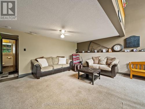 126 Shakespeare Crescent, Barrie (Letitia Heights), ON - Indoor