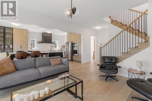 48 Macalister Boulevard, Guelph, ON - Indoor Photo Showing Living Room