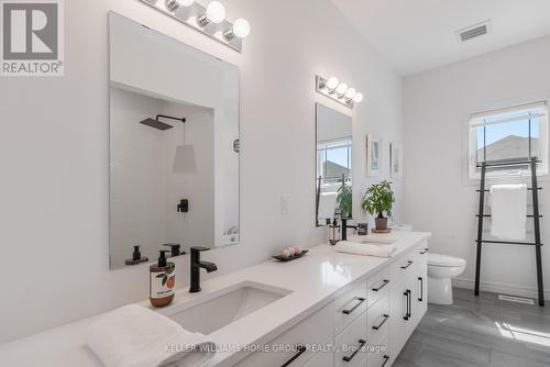 48 Macalister Boulevard, Guelph, ON - Indoor Photo Showing Bathroom