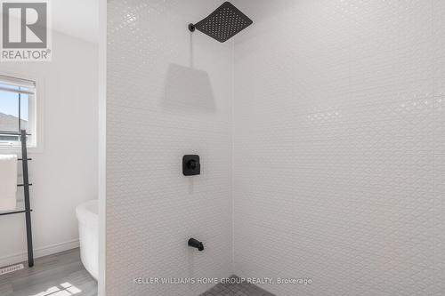 48 Macalister Boulevard, Guelph, ON -  Photo Showing Bathroom