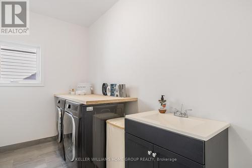 48 Macalister Boulevard, Guelph, ON - Indoor Photo Showing Laundry Room