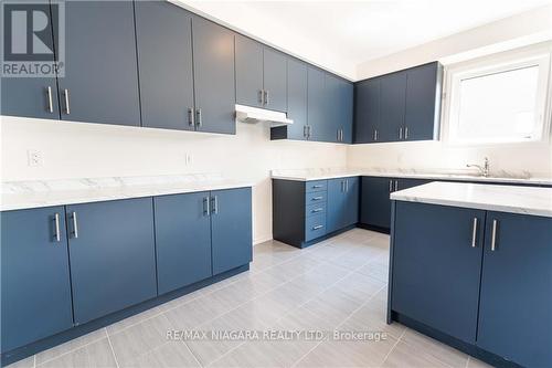 25 Oriole Crescent, Port Colborne, ON - Indoor Photo Showing Kitchen