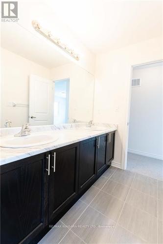 25 Oriole Crescent, Port Colborne, ON - Indoor Photo Showing Bathroom