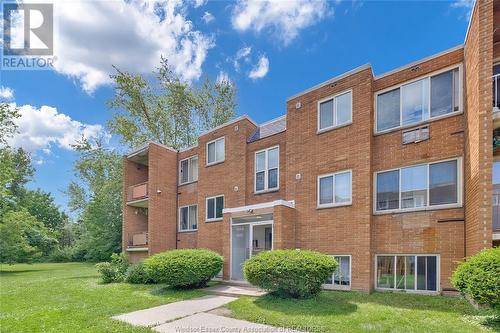 2490 Rivard Avenue Unit# 9, Windsor, ON - Outdoor