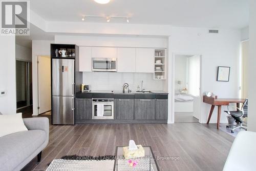 910 - 68 Shuter Street, Toronto (Church-Yonge Corridor), ON - Indoor Photo Showing Kitchen