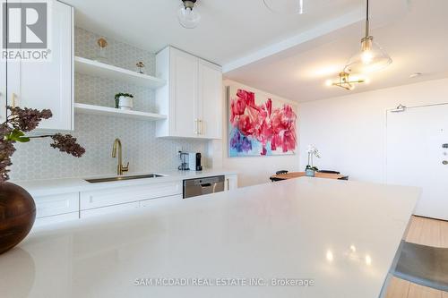 1001 - 966 Inverhouse Drive, Mississauga (Clarkson), ON - Indoor Photo Showing Kitchen