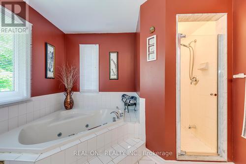 566 Blenheim Crescent, Oakville (Eastlake), ON - Indoor Photo Showing Bathroom