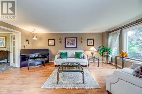 566 Blenheim Crescent, Oakville, ON - Indoor Photo Showing Living Room