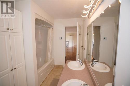 363 Rennick Road, Moncton, NB - Indoor Photo Showing Bathroom