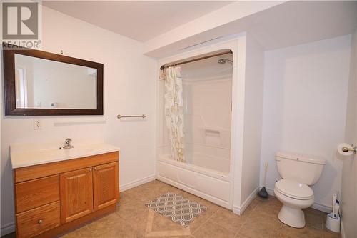 363 Rennick Road, Moncton, NB - Indoor Photo Showing Bathroom