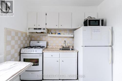 16 Pryor Avenue, Toronto (Weston-Pellam Park), ON - Indoor Photo Showing Kitchen