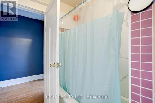 16 Pryor Avenue, Toronto (Weston-Pellam Park), ON - Indoor Photo Showing Bathroom