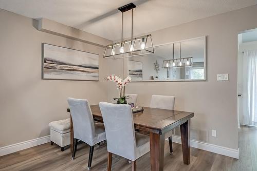 2450 Malcolm Crescent, Burlington, ON - Indoor Photo Showing Dining Room