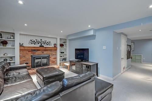 2450 Malcolm Crescent, Burlington, ON - Indoor Photo Showing Living Room With Fireplace