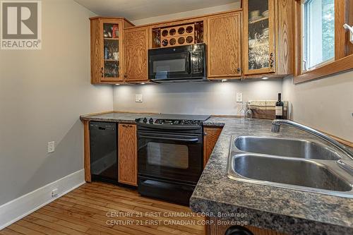 78 Adelaide Street S, London, ON - Indoor Photo Showing Kitchen With Double Sink