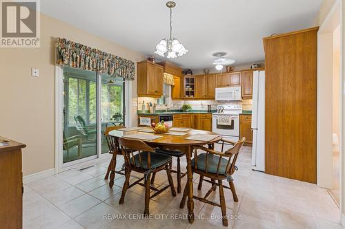 32 Symphony Court, Central Elgin, ON - Indoor Photo Showing Kitchen With Double Sink