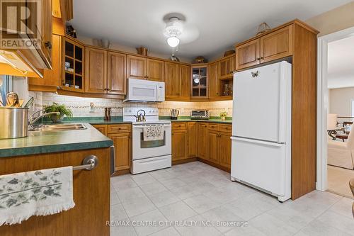 32 Symphony Court, Central Elgin, ON - Indoor Photo Showing Dining Room