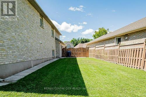 32 Symphony Court, Central Elgin, ON - Outdoor With Exterior