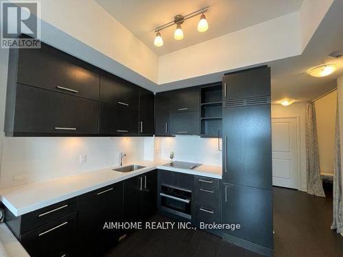 4704 - 1080 Bay Street W, Toronto (Bay Street Corridor), ON - Indoor Photo Showing Kitchen