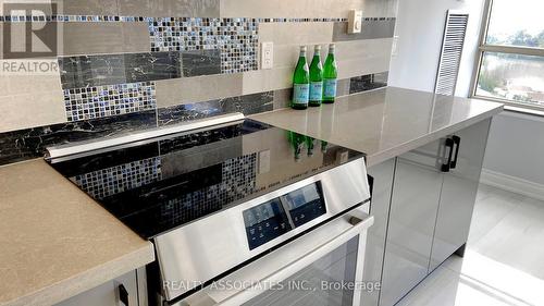 1515 - 175 Bamburgh Circle, Toronto (Steeles), ON - Indoor Photo Showing Kitchen