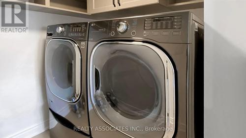 1515 - 175 Bamburgh Circle, Toronto (Steeles), ON - Indoor Photo Showing Laundry Room