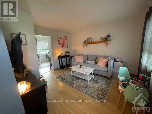 20 Casselman Street, South Dundas, ON - Indoor Photo Showing Living Room