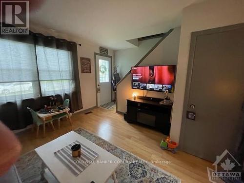 20 Casselman Street, South Dundas, ON - Indoor Photo Showing Living Room