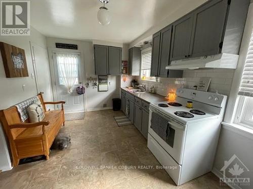 20 Casselman Street, South Dundas, ON - Indoor Photo Showing Kitchen