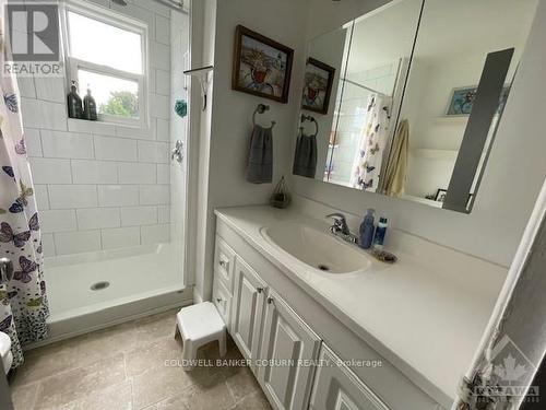 20 Casselman Street, South Dundas, ON - Indoor Photo Showing Bathroom