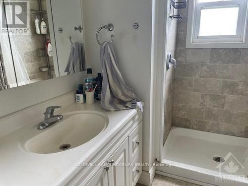 22 Casselman Street, South Dundas, ON - Indoor Photo Showing Bathroom