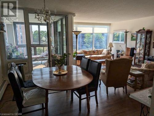 23 Woodlawn Road E Unit# 510, Guelph, ON - Indoor Photo Showing Dining Room