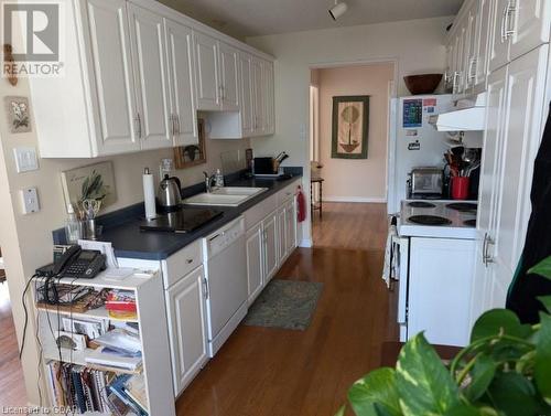 23 Woodlawn Road E Unit# 510, Guelph, ON - Indoor Photo Showing Kitchen