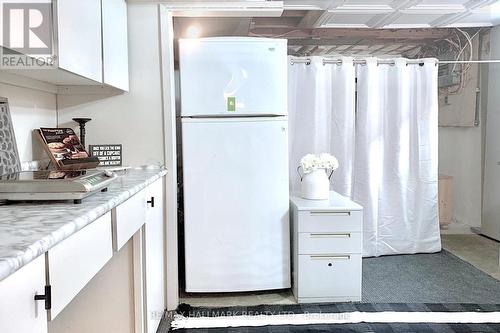 439 Madison Avenue, Oshawa (Mclaughlin), ON - Indoor Photo Showing Kitchen