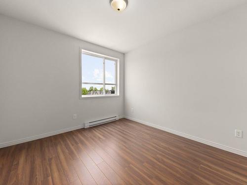 Bedroom - D-04-150 Rue De La Maçonnerie, Châteauguay, QC - Indoor Photo Showing Other Room