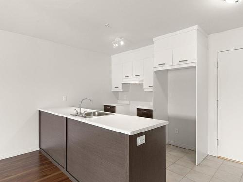 Kitchen - D-04-150 Rue De La Maçonnerie, Châteauguay, QC - Indoor Photo Showing Kitchen