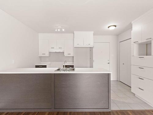 Kitchen - D-04-150 Rue De La Maçonnerie, Châteauguay, QC - Indoor Photo Showing Kitchen