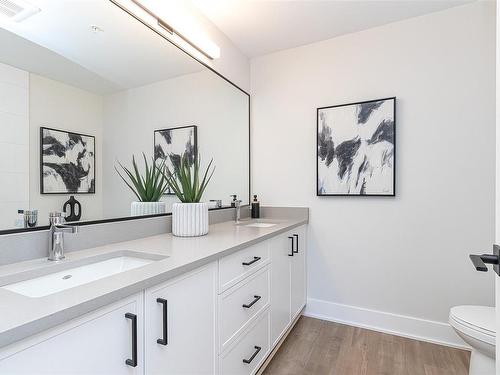 415-1361 Goldstream Ave, Langford, BC - Indoor Photo Showing Bathroom