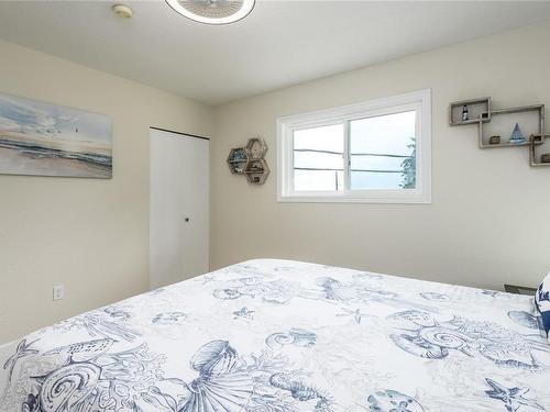 11-5730 Coral Rd, Courtenay, BC - Indoor Photo Showing Bedroom