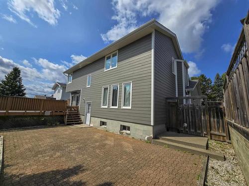 215 Skyline Ave, Thunder Bay, ON 