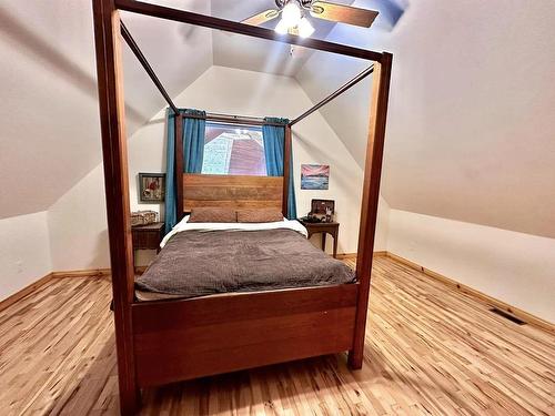 10810 John St Road, Murillo, ON - Indoor Photo Showing Bedroom