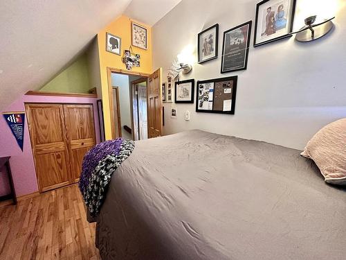 10810 John St Road, Murillo, ON - Indoor Photo Showing Bedroom