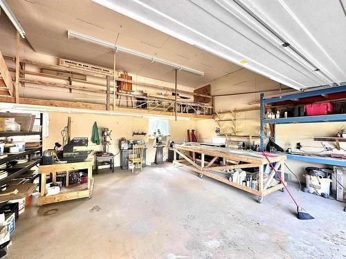 10810 John St Road, Murillo, ON - Indoor Photo Showing Garage