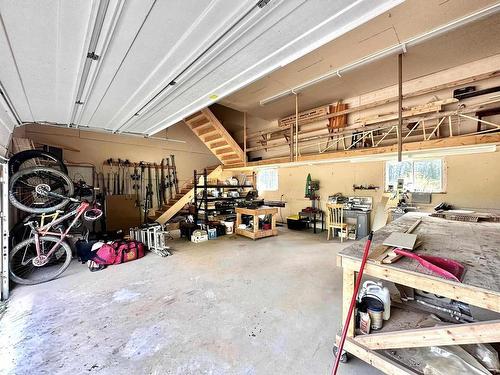 10810 John St Road, Murillo, ON - Indoor Photo Showing Garage